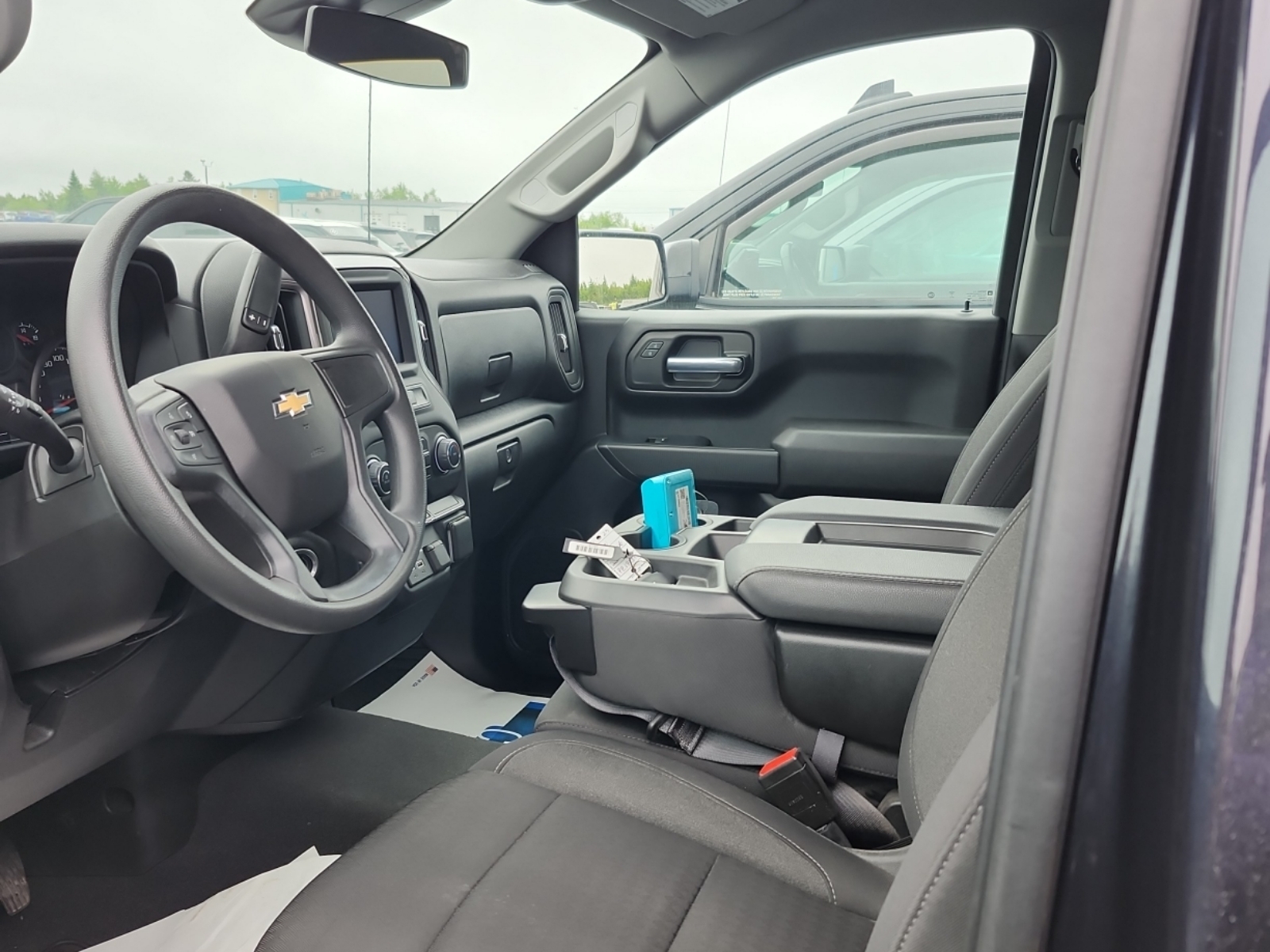 Chevrolet Silverado Crew Cab 4×4 Custom - Image 7