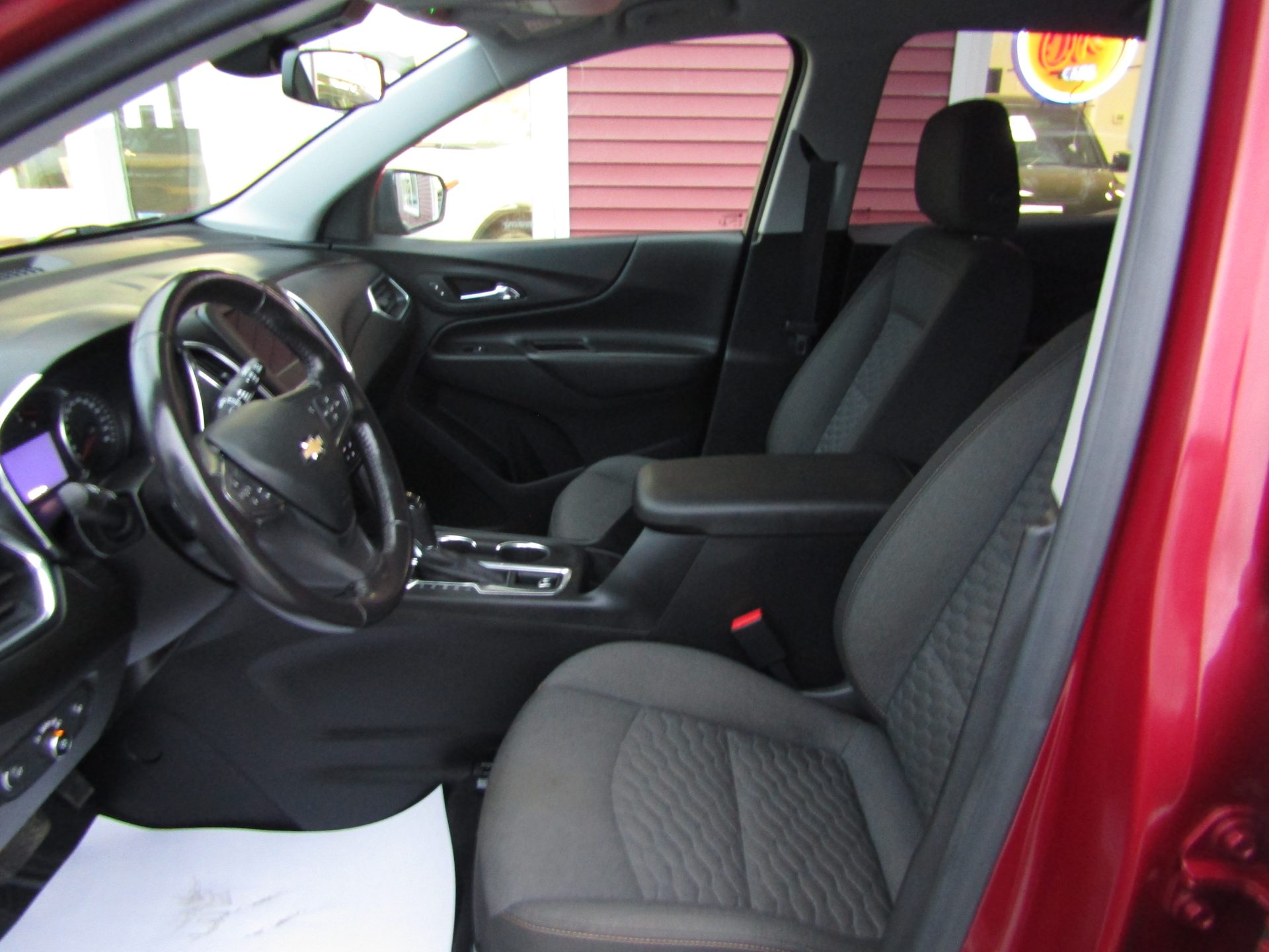 Chevrolet Equinox AWD LT - Image 12