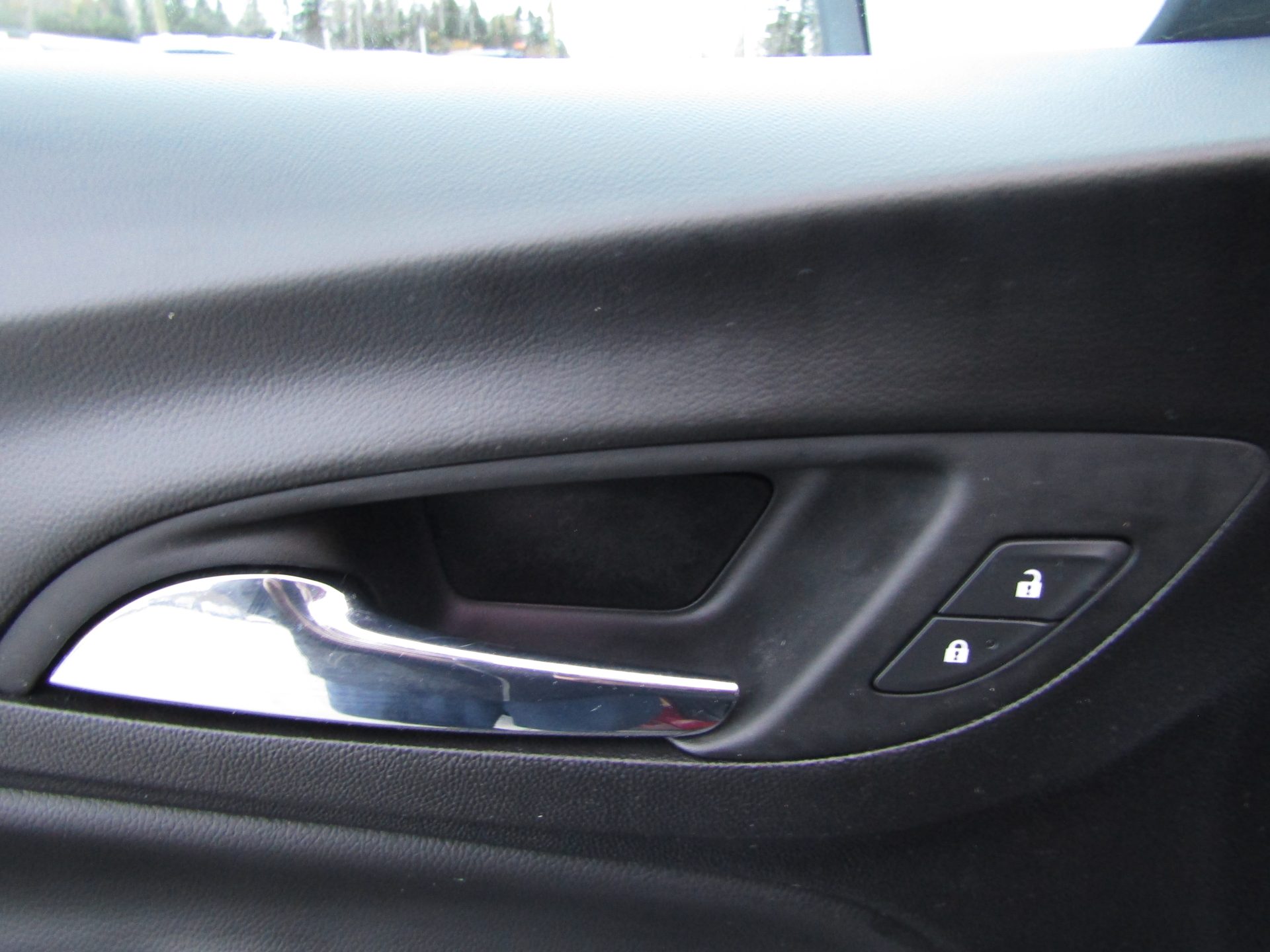 Chevrolet Equinox AWD LT - Image 17