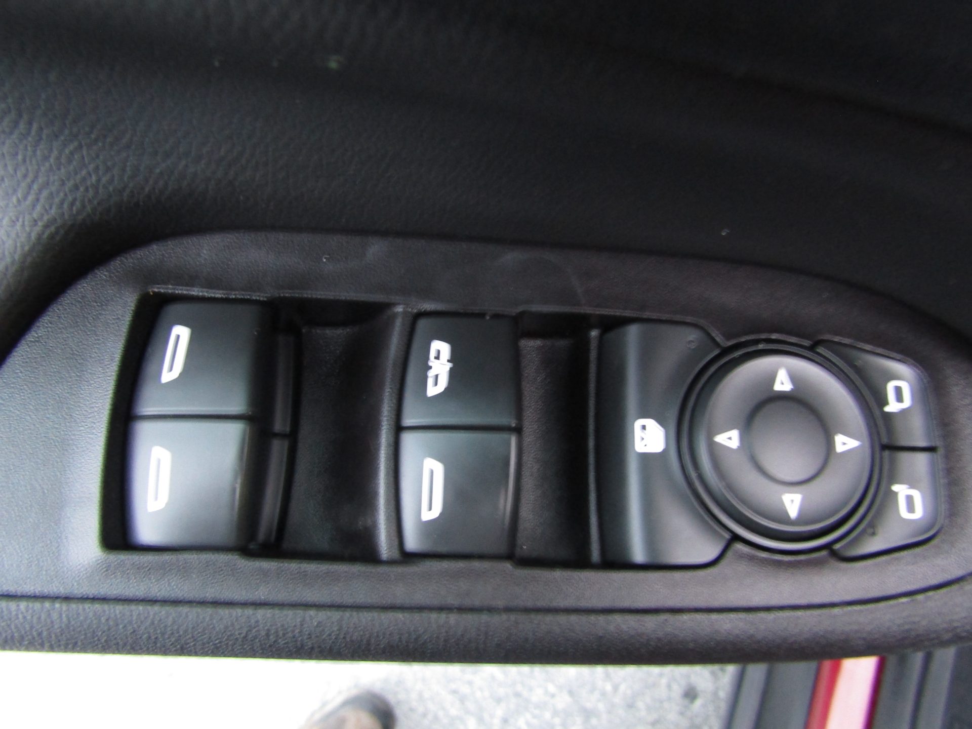 Chevrolet Equinox AWD LT - Image 18