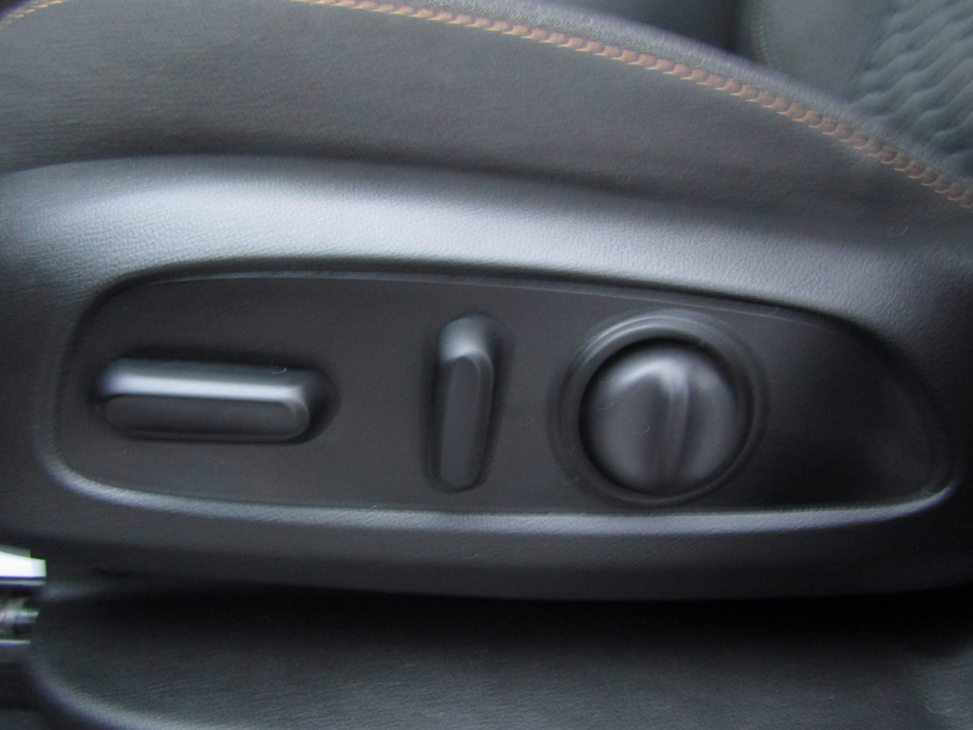 Chevrolet Equinox AWD LT - Image 13