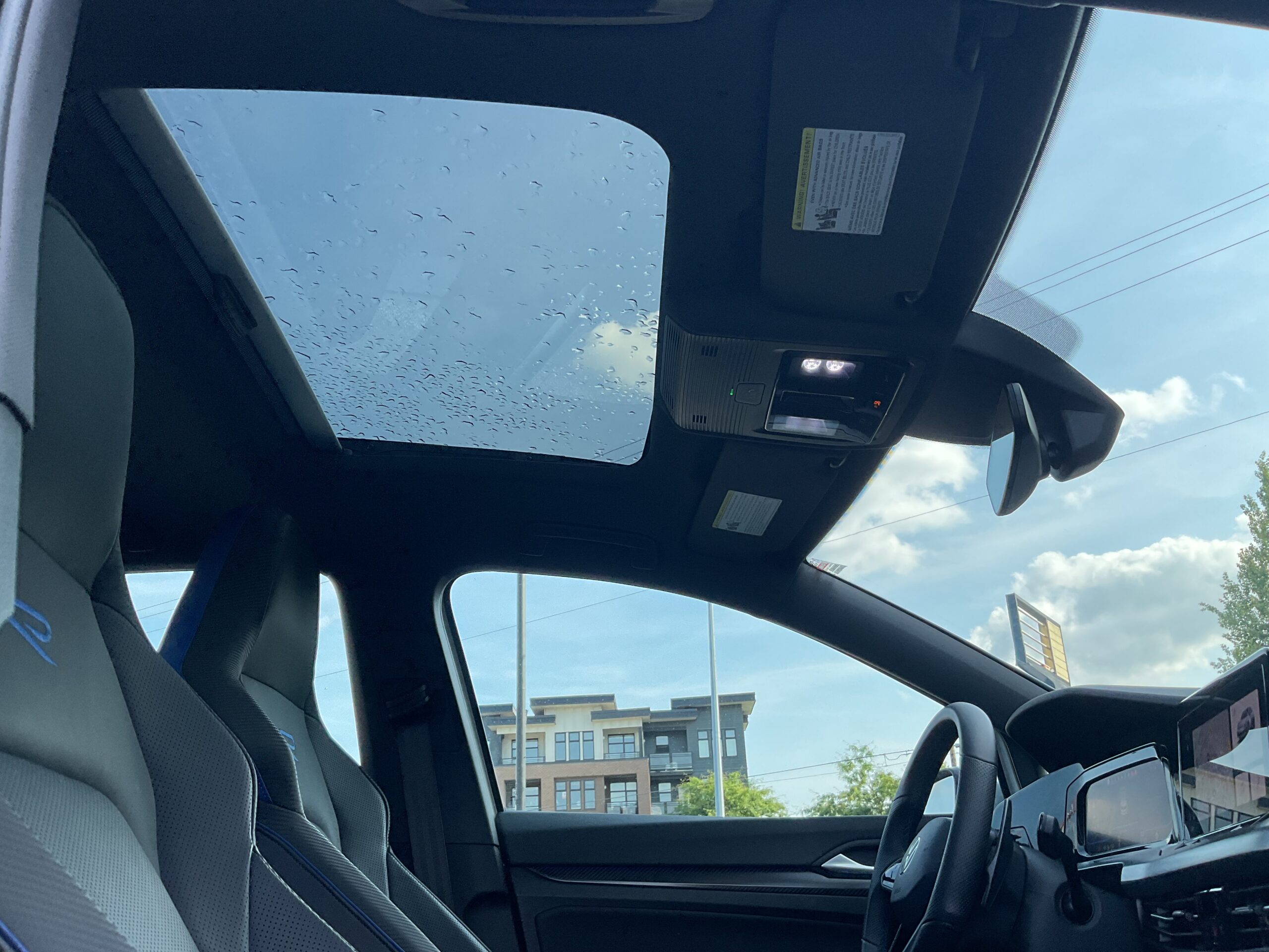 2024 VOLKSWAGEN GOLF R BASE - Image 8