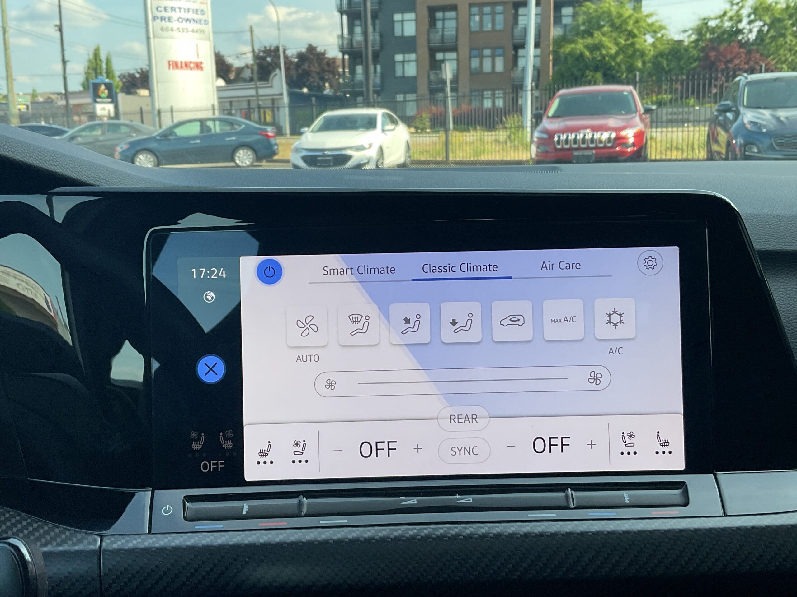 2024 VOLKSWAGEN GOLF R BASE - Image 17