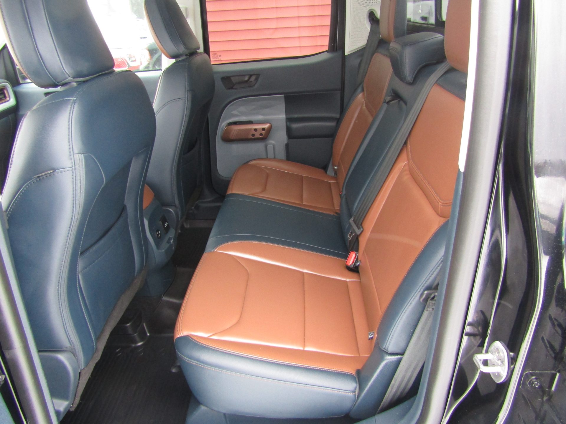 Ford Maverick AWD Lariat - Image 27