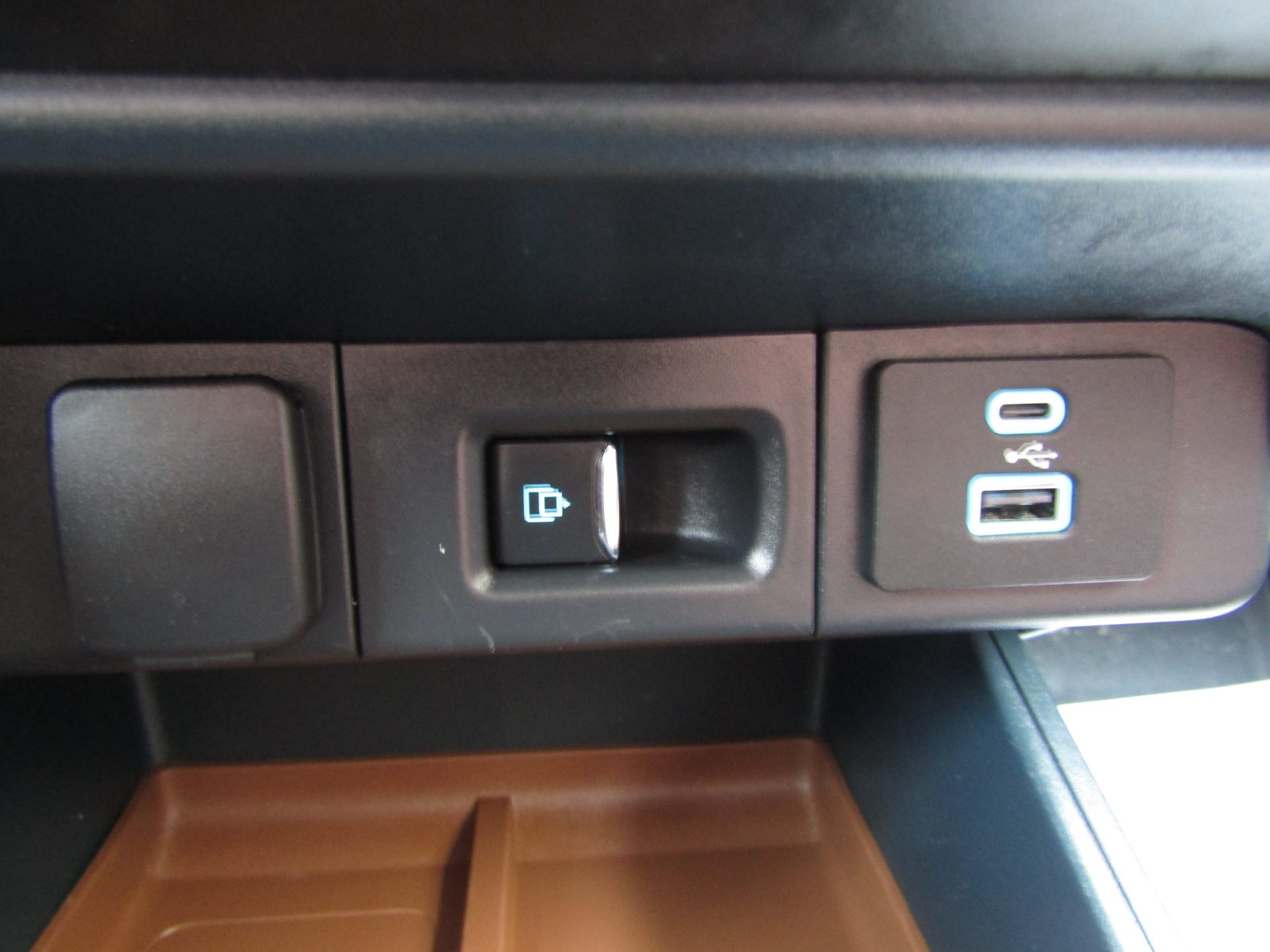 Ford Maverick AWD Lariat - Image 23