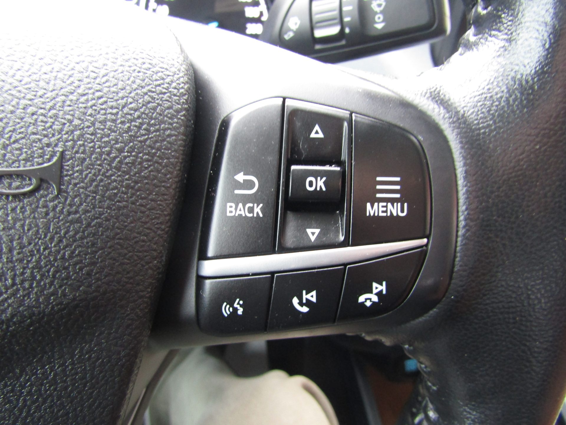 Ford Maverick AWD Lariat - Image 24