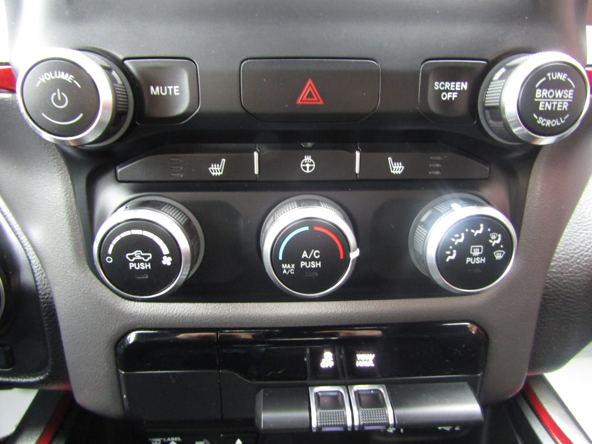 Ram Quad 4×4 Rebel - Image 17