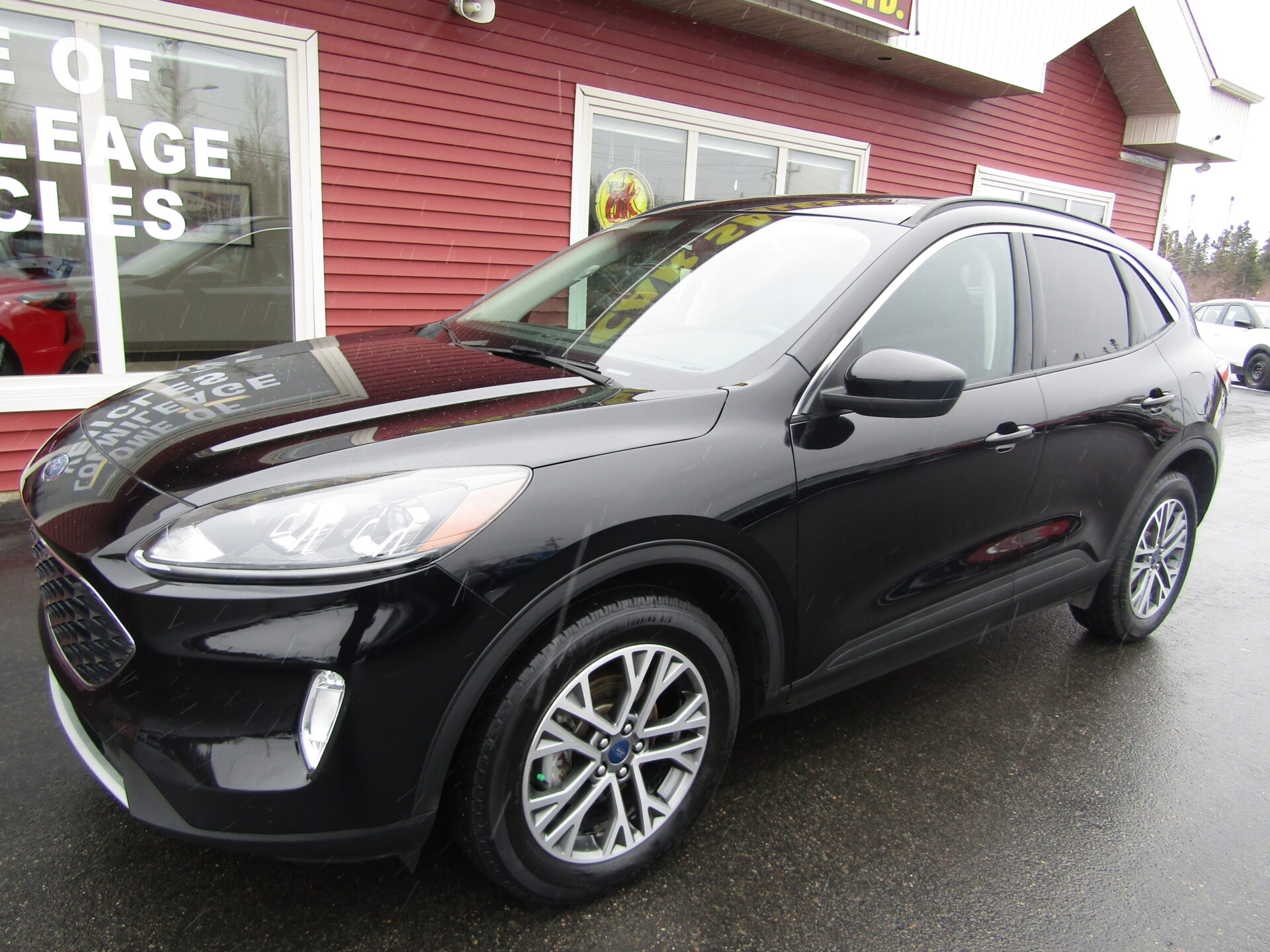 Ford Escape SEL AWD - Image 2