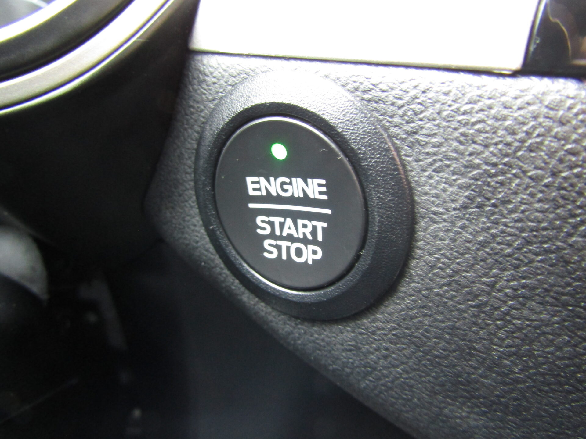 Ford Escape SEL AWD - Image 19