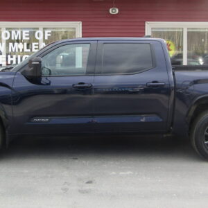 Toyota Tundra CrewMax 4×4 Hybrid Platinum