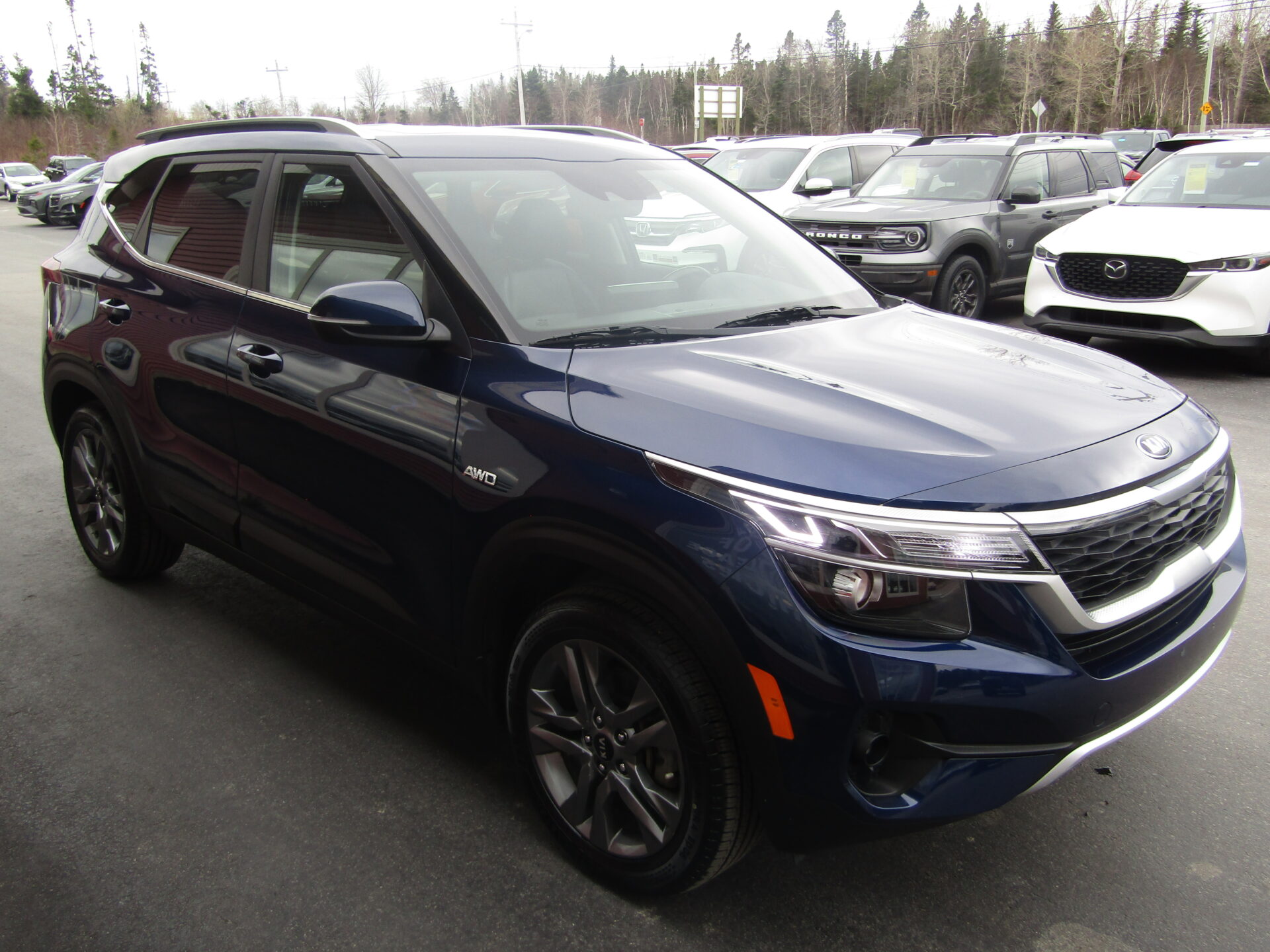 Kia Seltos AWD EX - Image 4