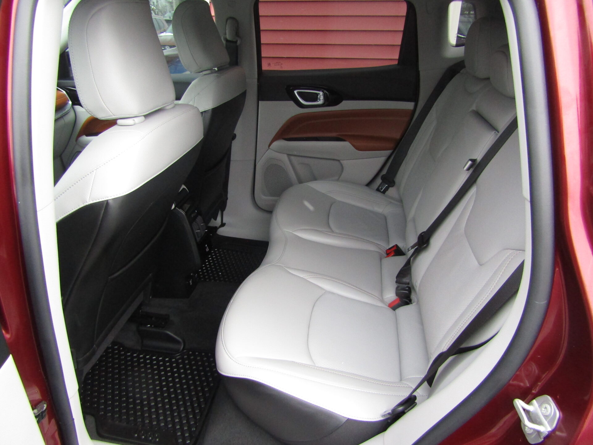 Jeep Compass Limited 4×4 - Image 17