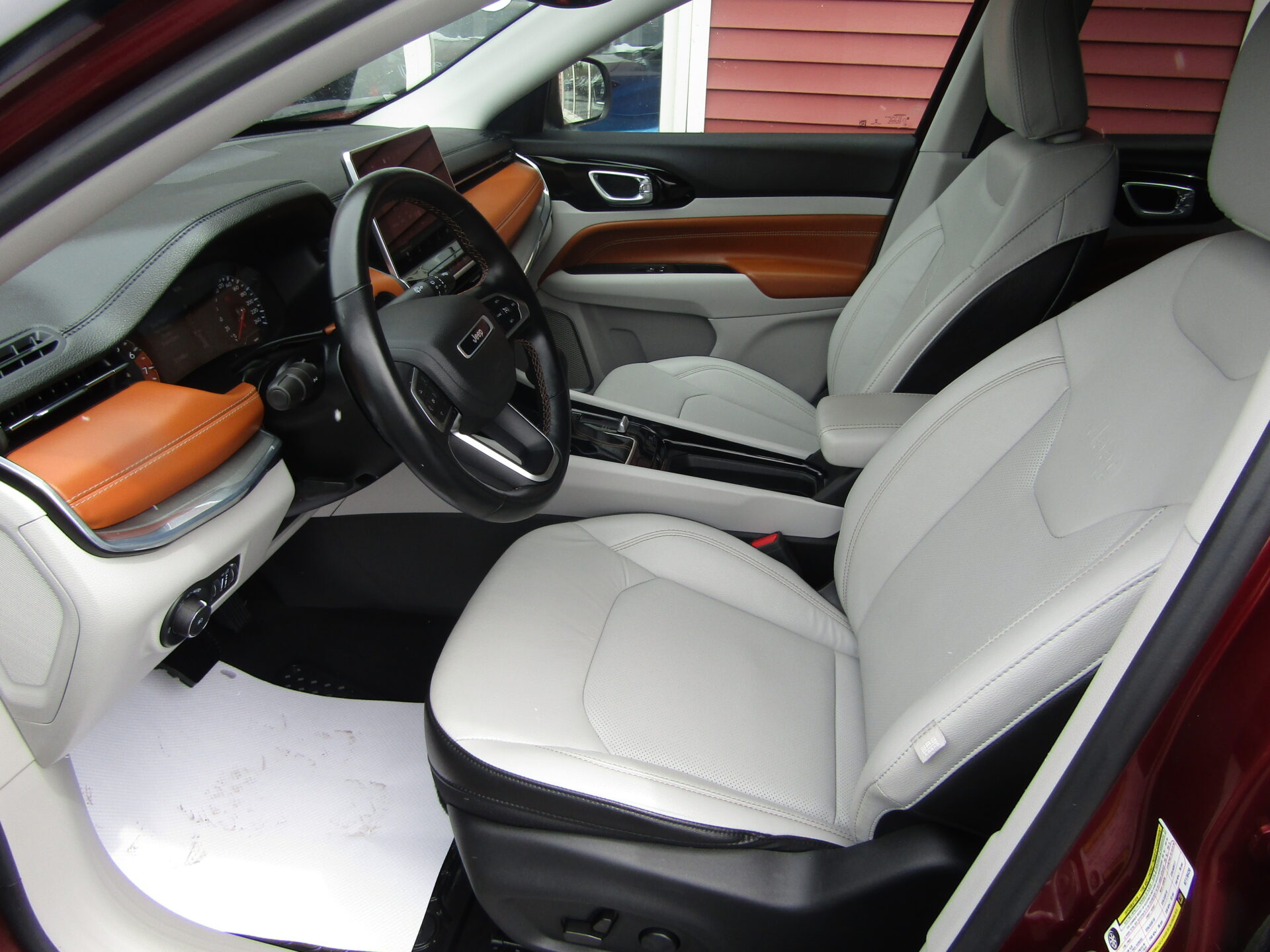 Jeep Compass Limited 4×4 - Image 11