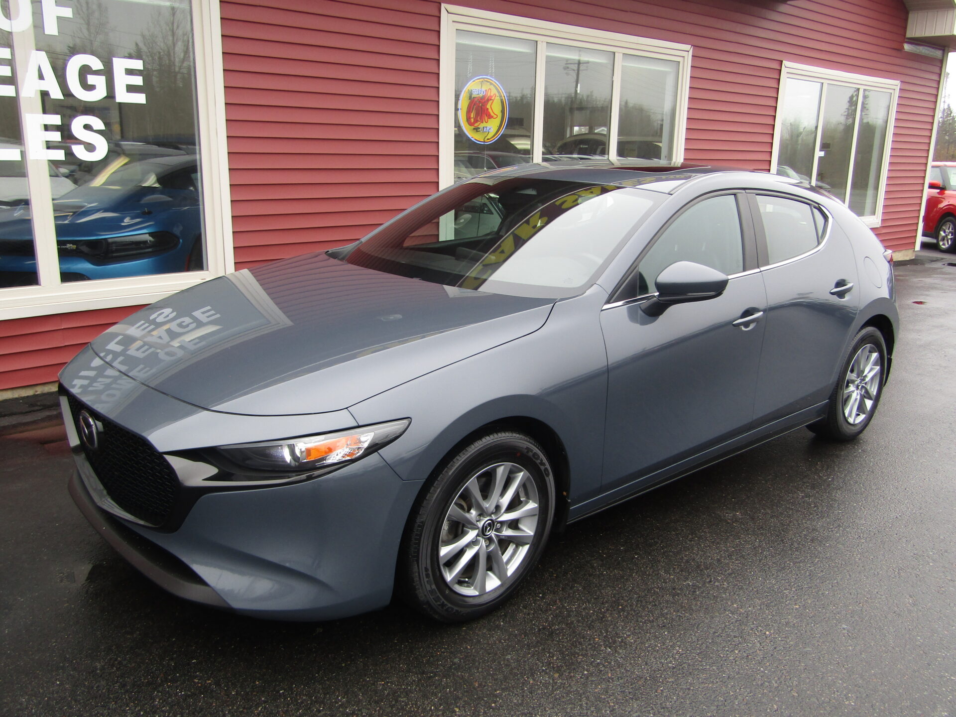 Mazda 3 Sport GS Luxury AWD - Image 2