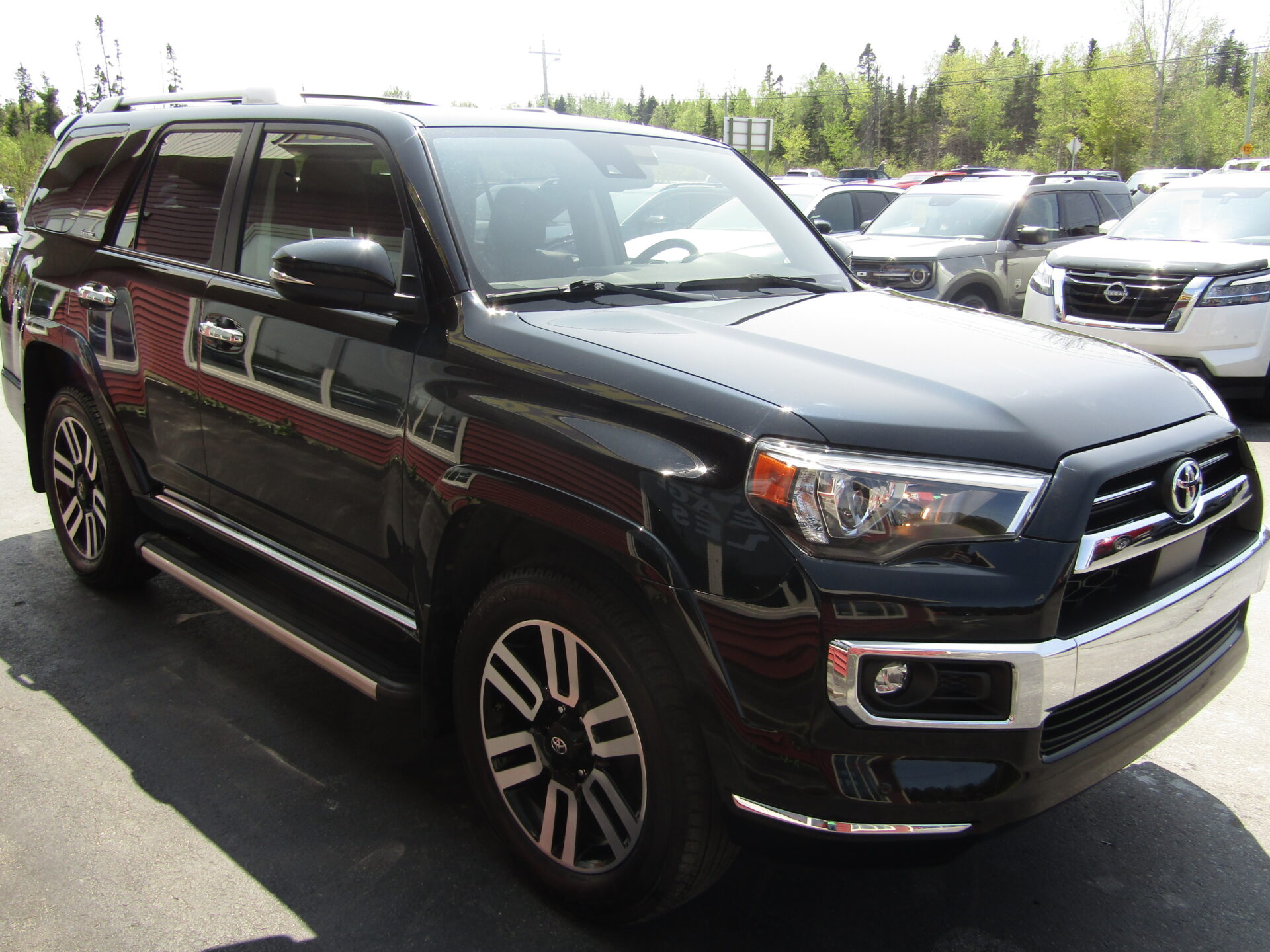 Toyota 4 Runner 4WD Limited - Image 4