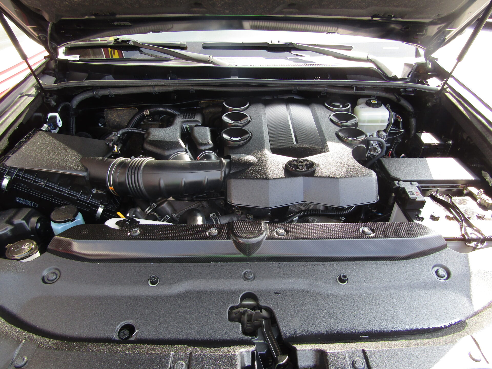 Toyota 4 Runner 4WD Limited - Image 9