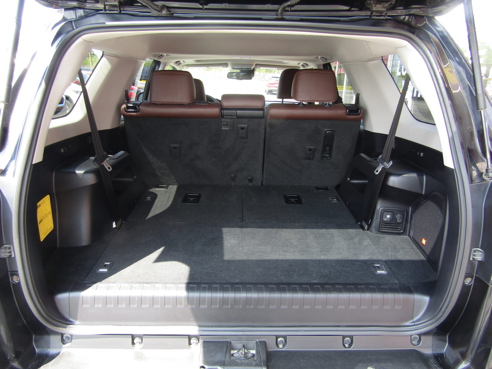 Toyota 4 Runner 4WD Limited - Image 21