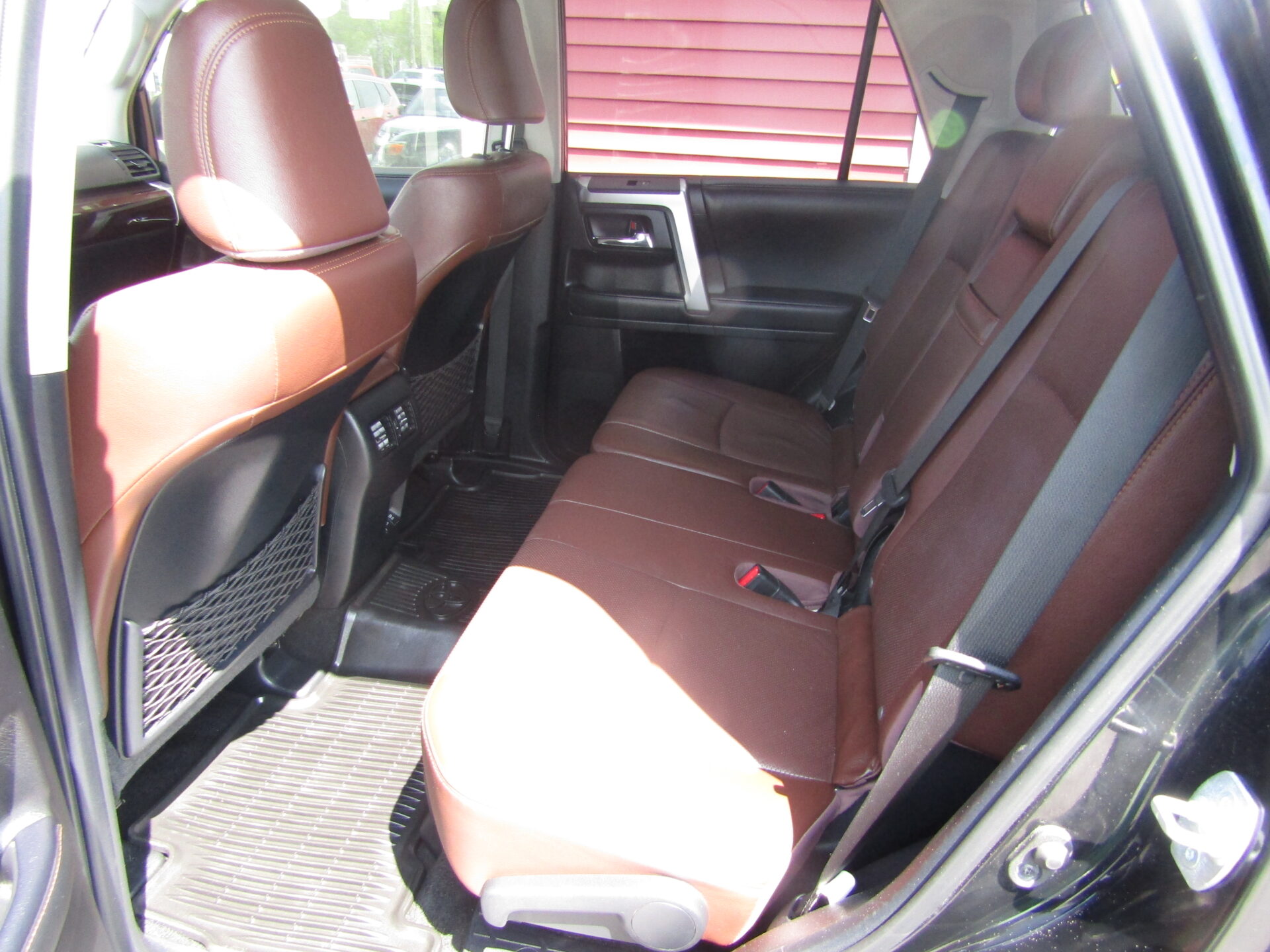 Toyota 4 Runner 4WD Limited - Image 19