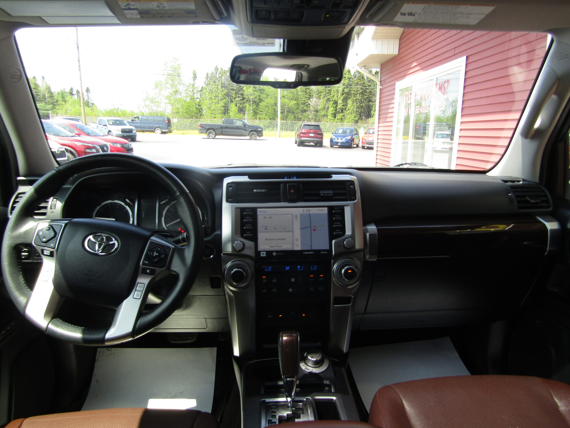 Toyota 4 Runner 4WD Limited - Image 11