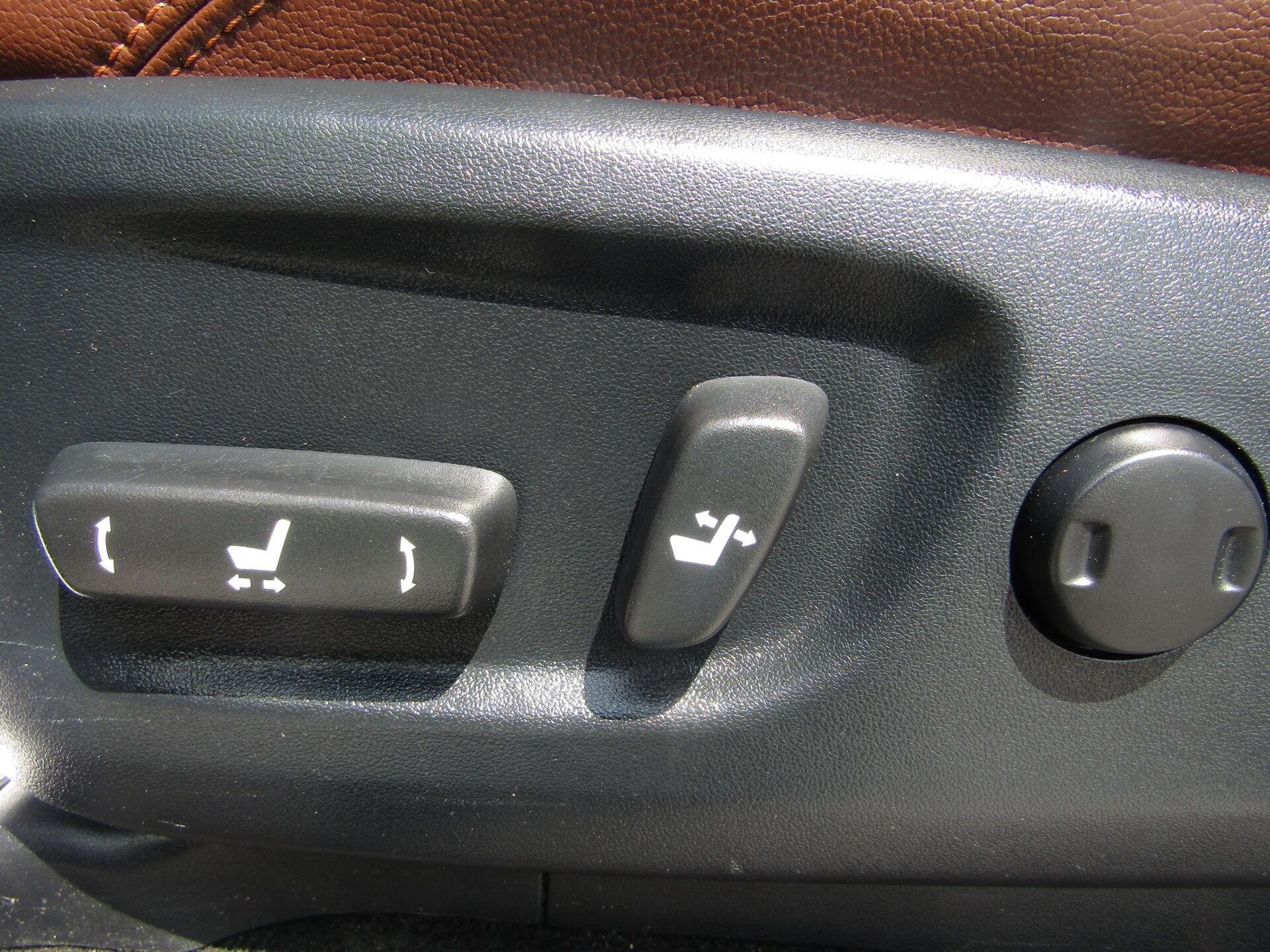 Toyota 4 Runner 4WD Limited - Image 12