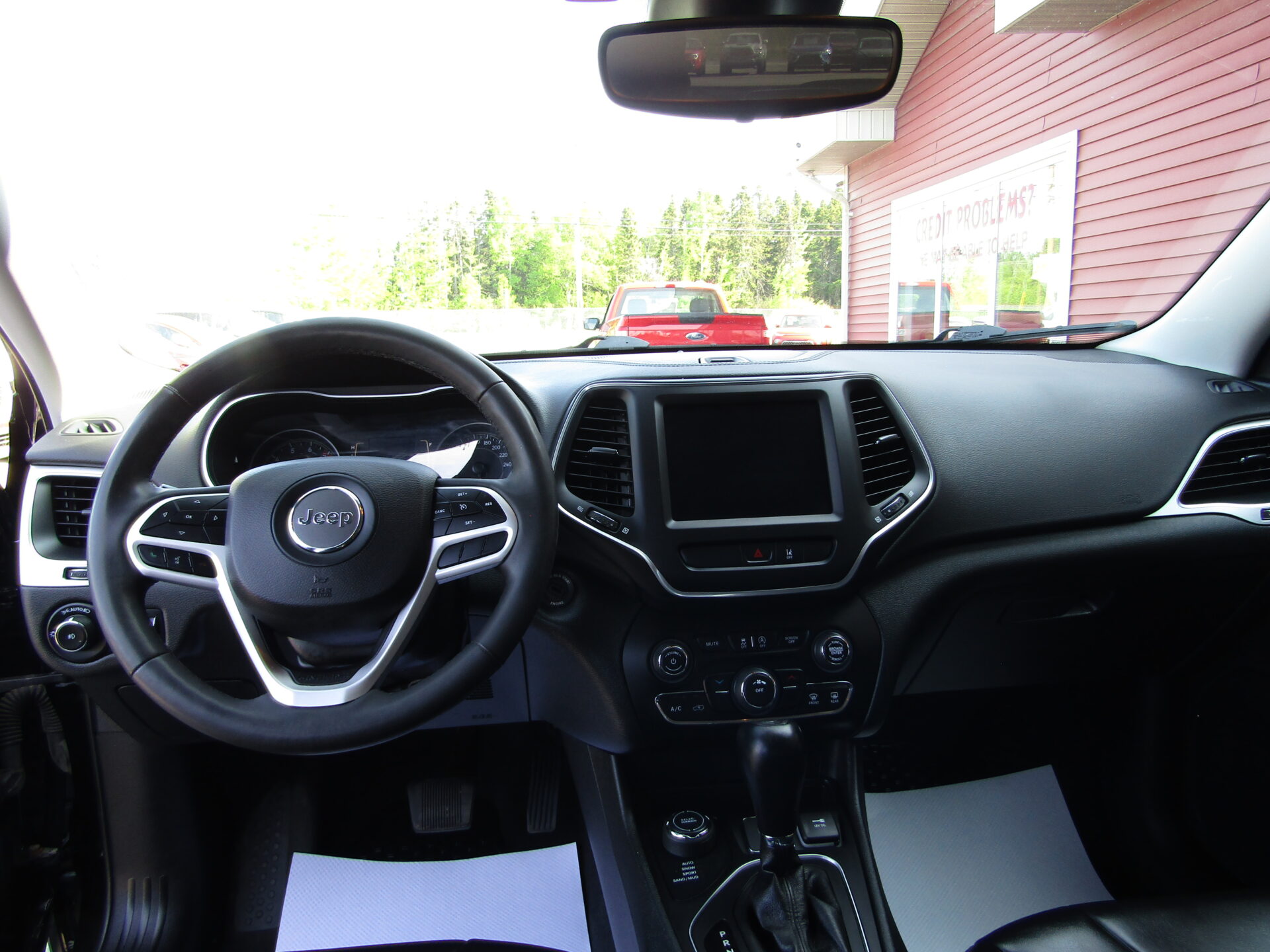 Jeep Cherokee X 4×4 - Image 11