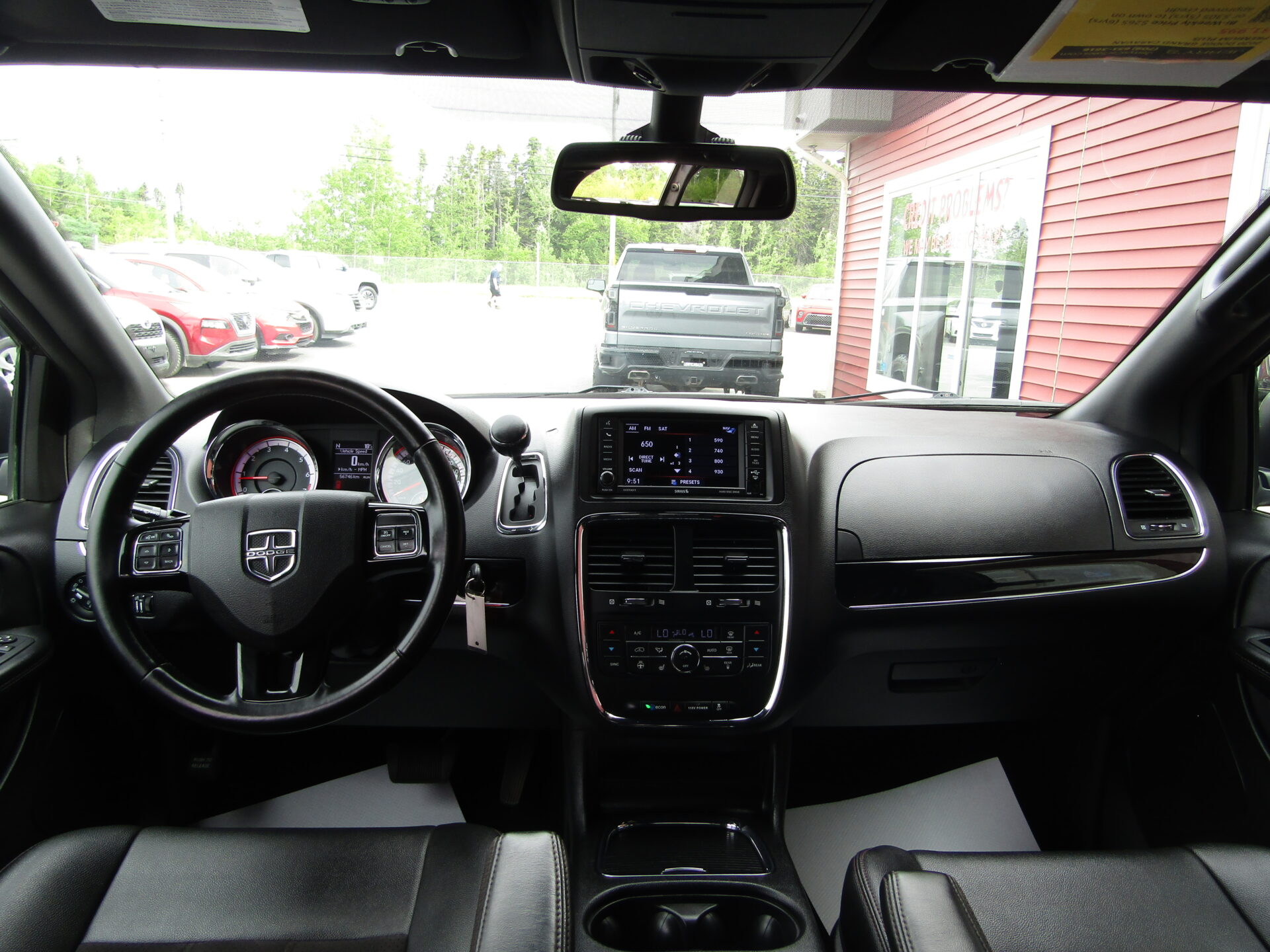 Dodge Grand Caravan Premium Plus - Image 10