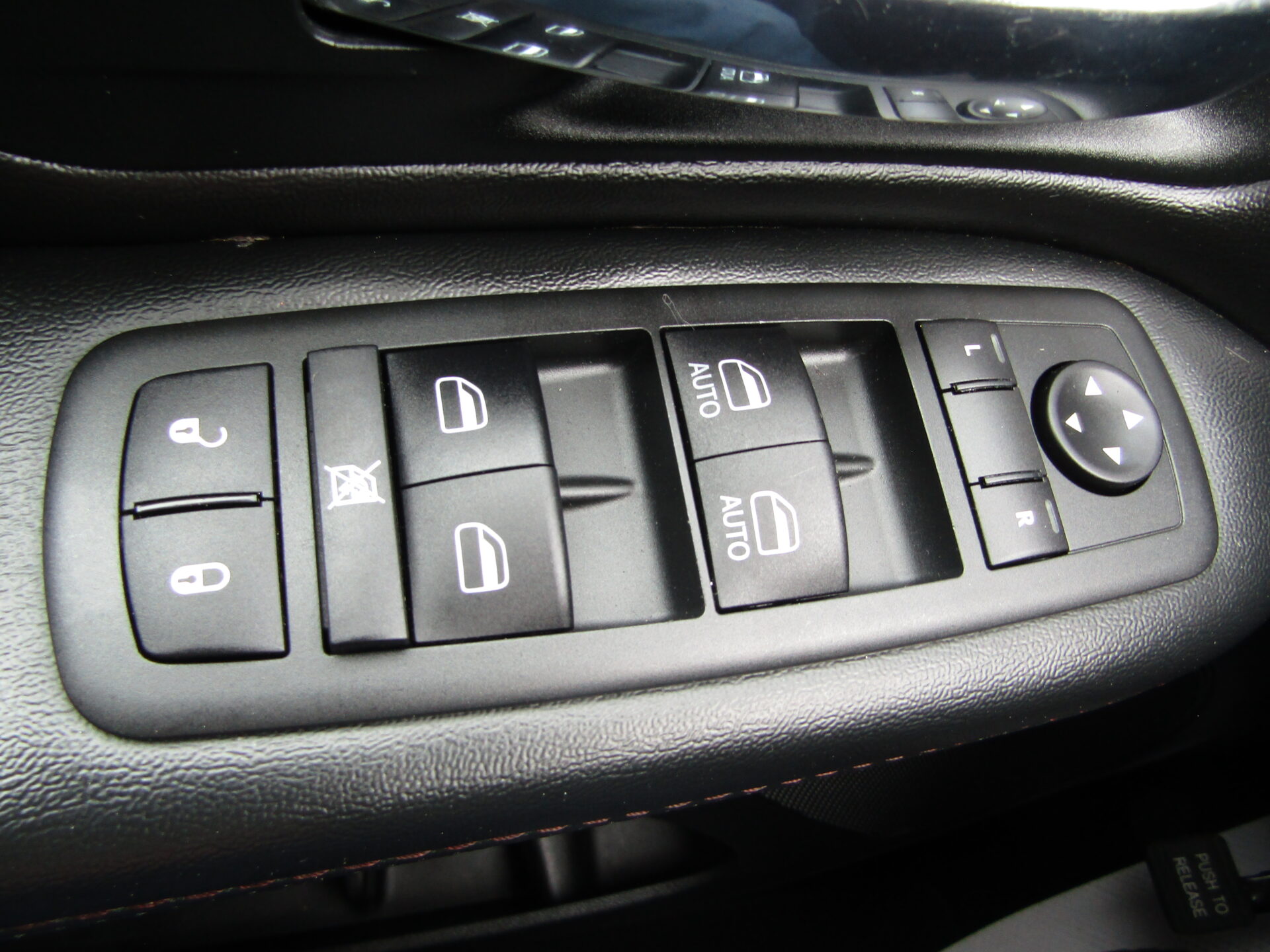 Dodge Grand Caravan Premium Plus - Image 16