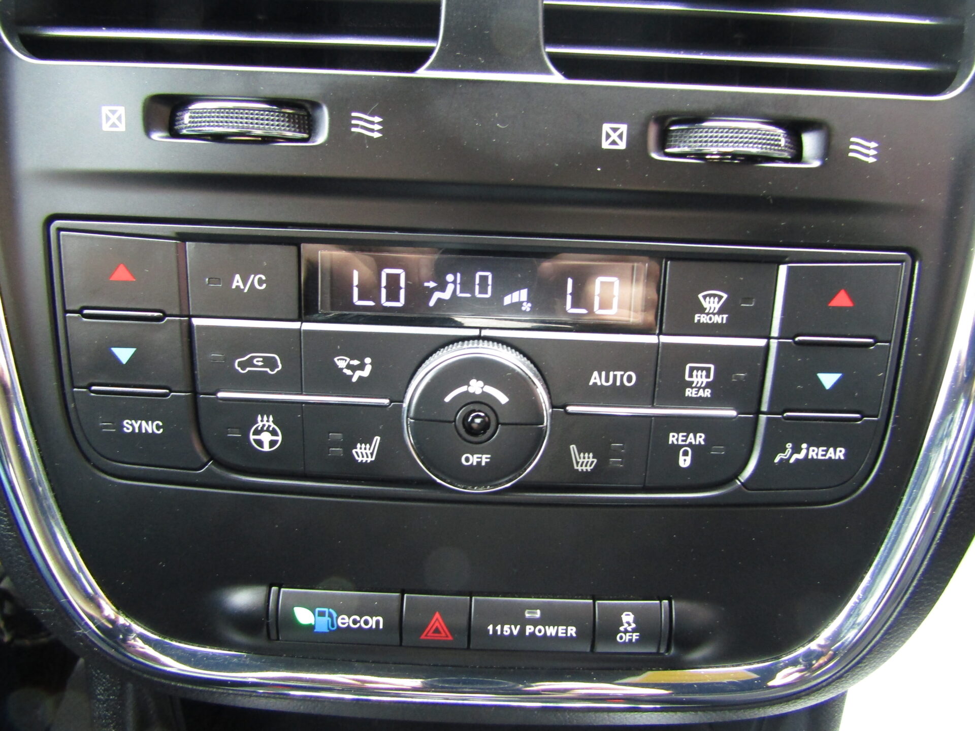 Dodge Grand Caravan Premium Plus - Image 14