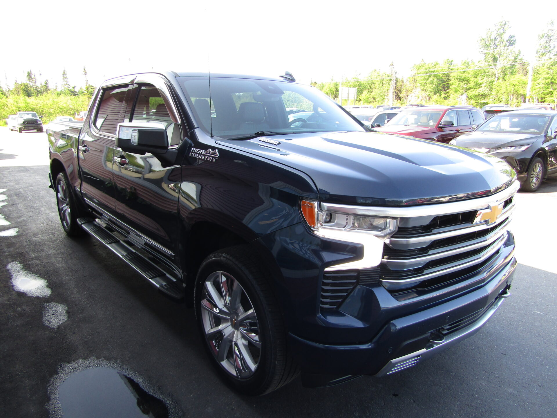 Chevrolet Silverado Crew 4×4 High Country Diesel - Image 4