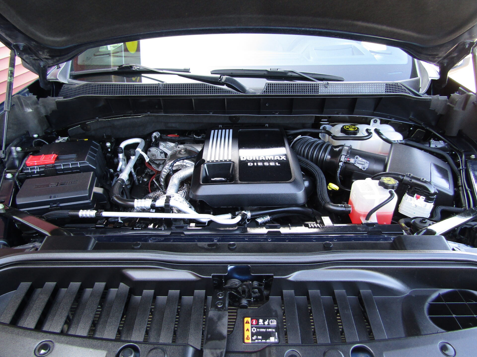 Chevrolet Silverado Crew 4×4 High Country Diesel - Image 9