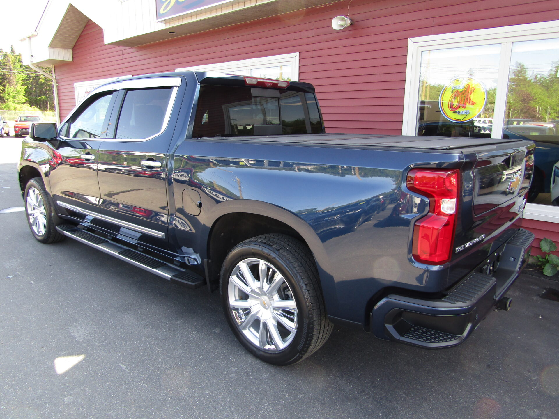 Chevrolet Silverado Crew 4×4 High Country Diesel - Image 5