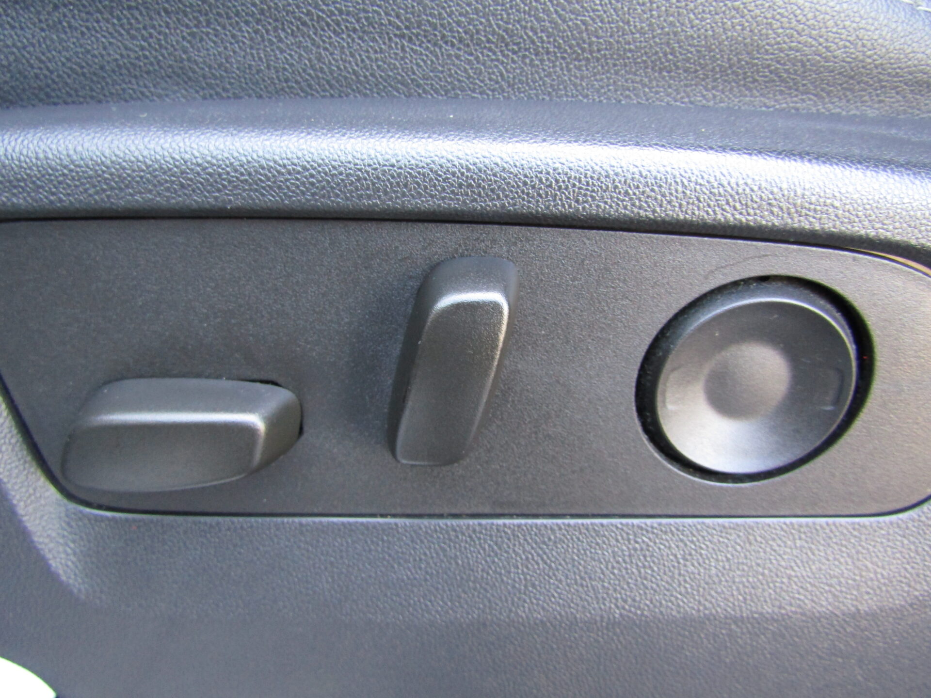 Chevrolet Silverado Crew 4×4 High Country Diesel - Image 12