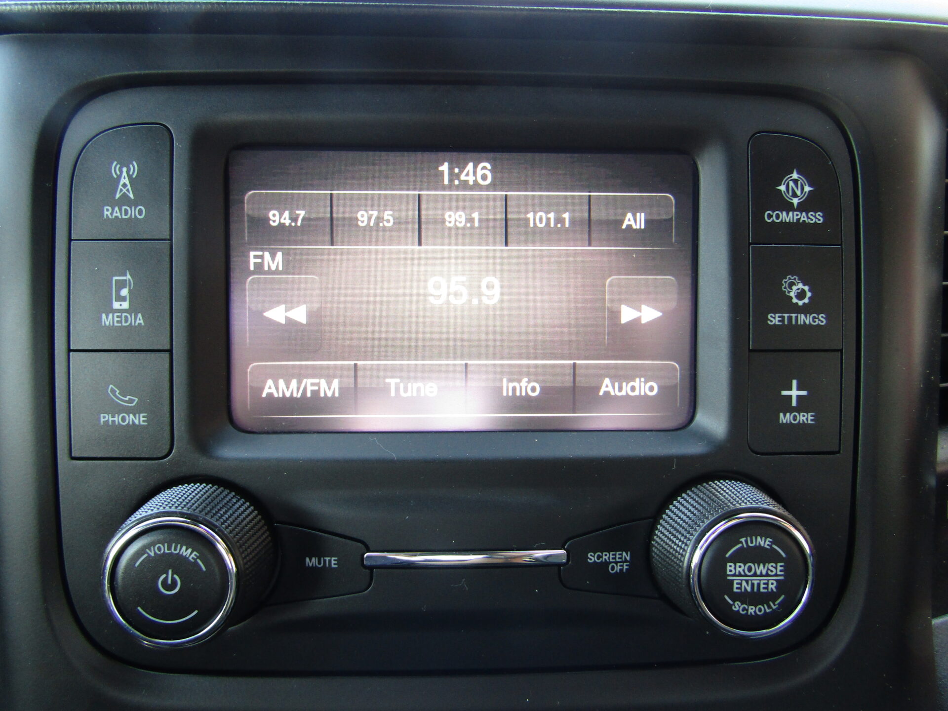 Ram Regular Cab 4×4 DIESEL - Image 12