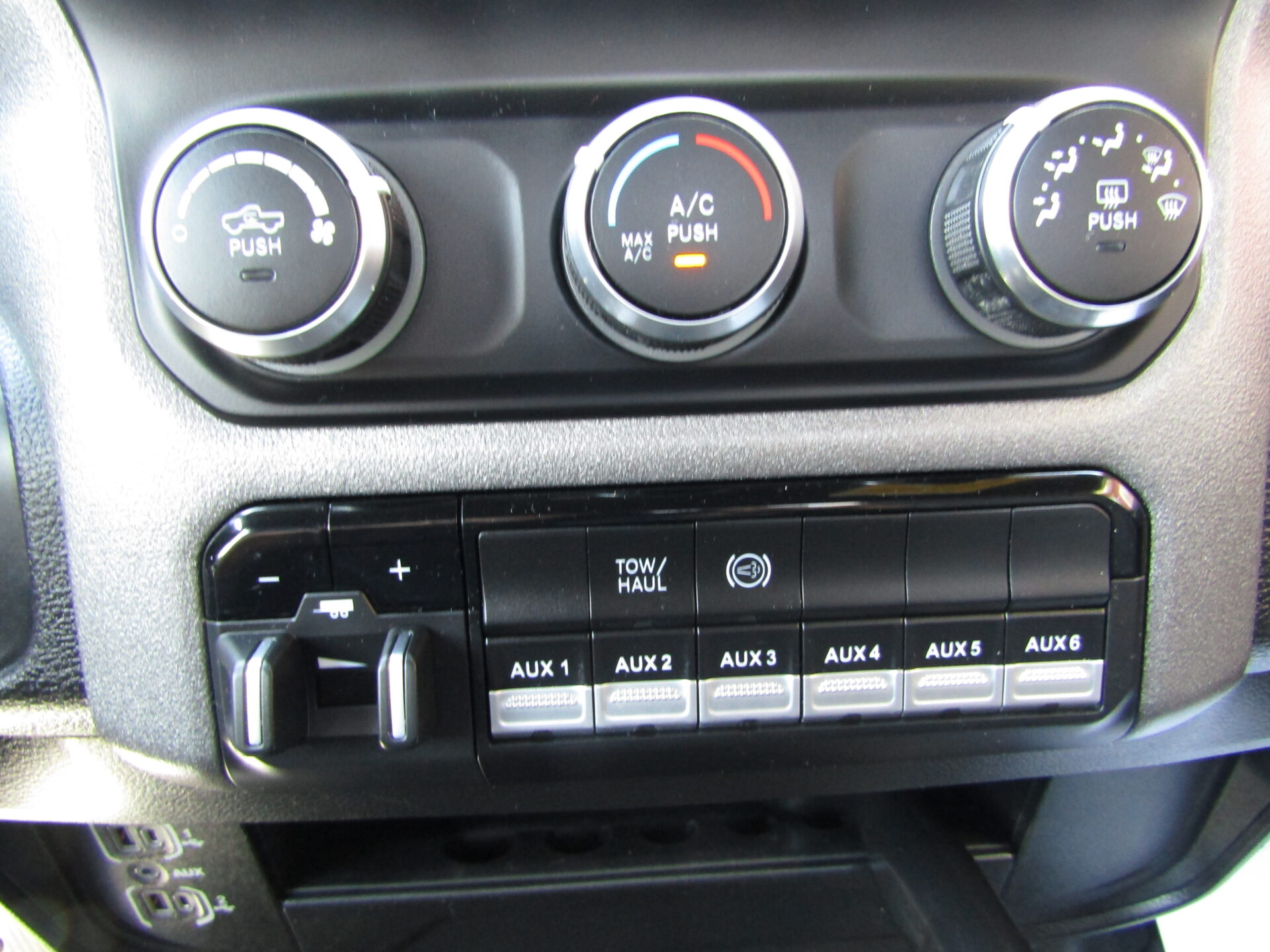 Ram Regular Cab 4×4 DIESEL - Image 15