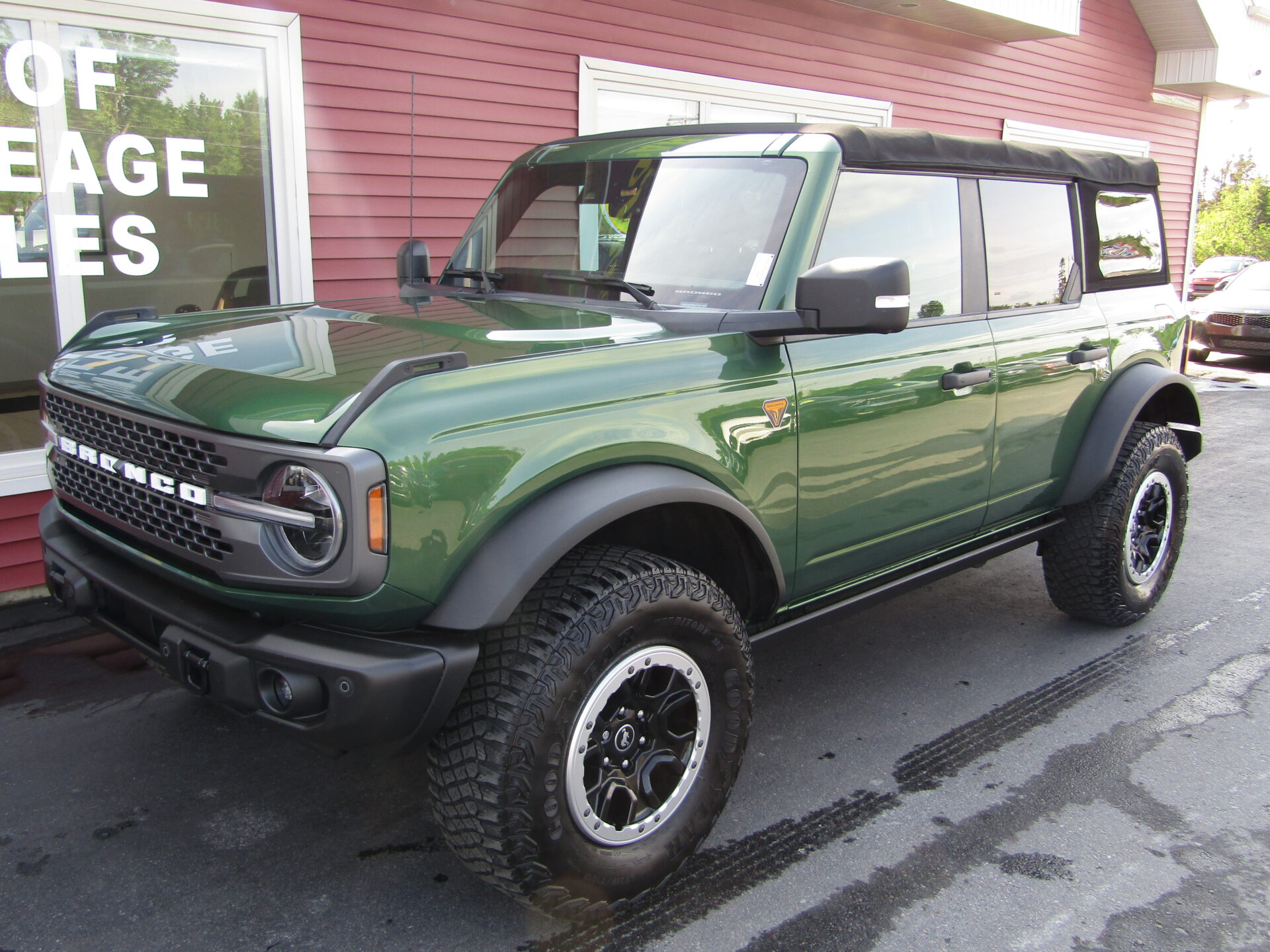 Ford Bronco Advanced Badlands 4×4 - Image 2