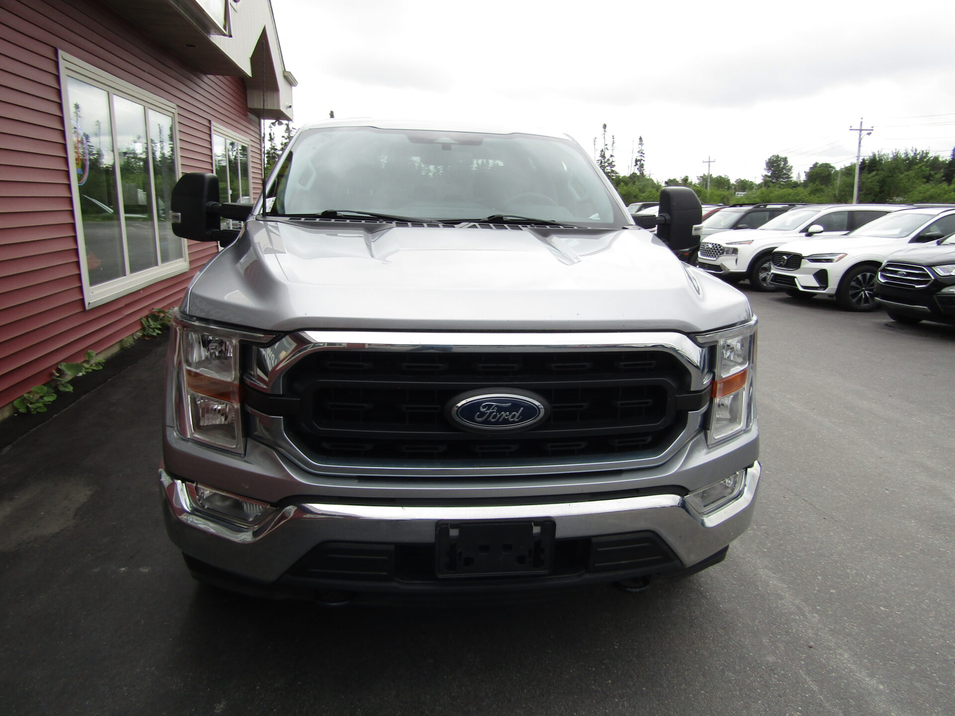 Ford F-150 Crew 4×4 XLT Powerboost Hybrid - Image 3
