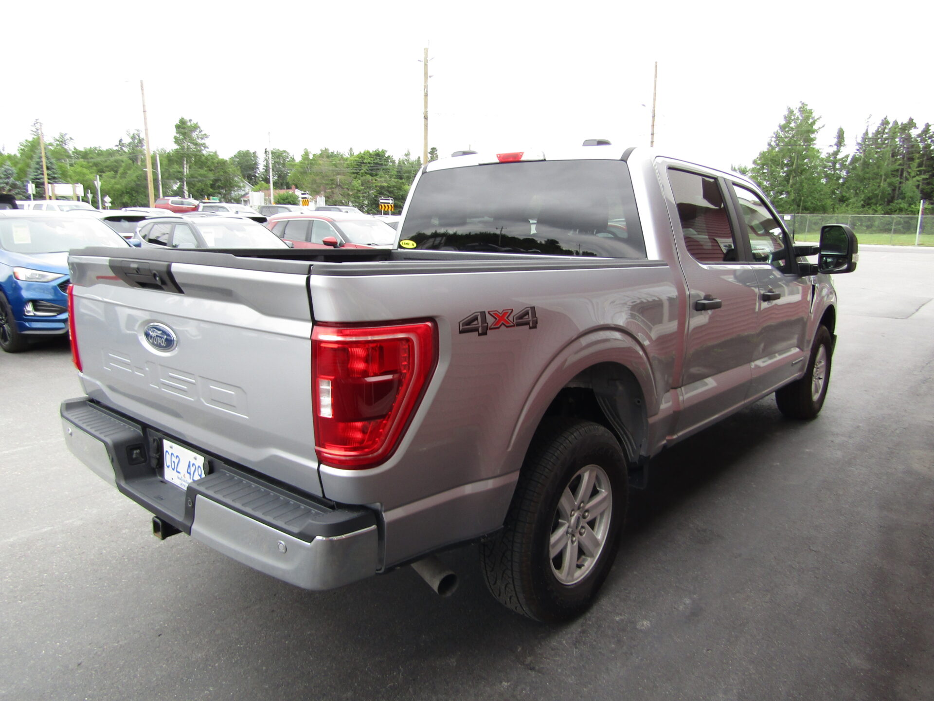 Ford F-150 Crew 4×4 XLT Powerboost Hybrid - Image 7