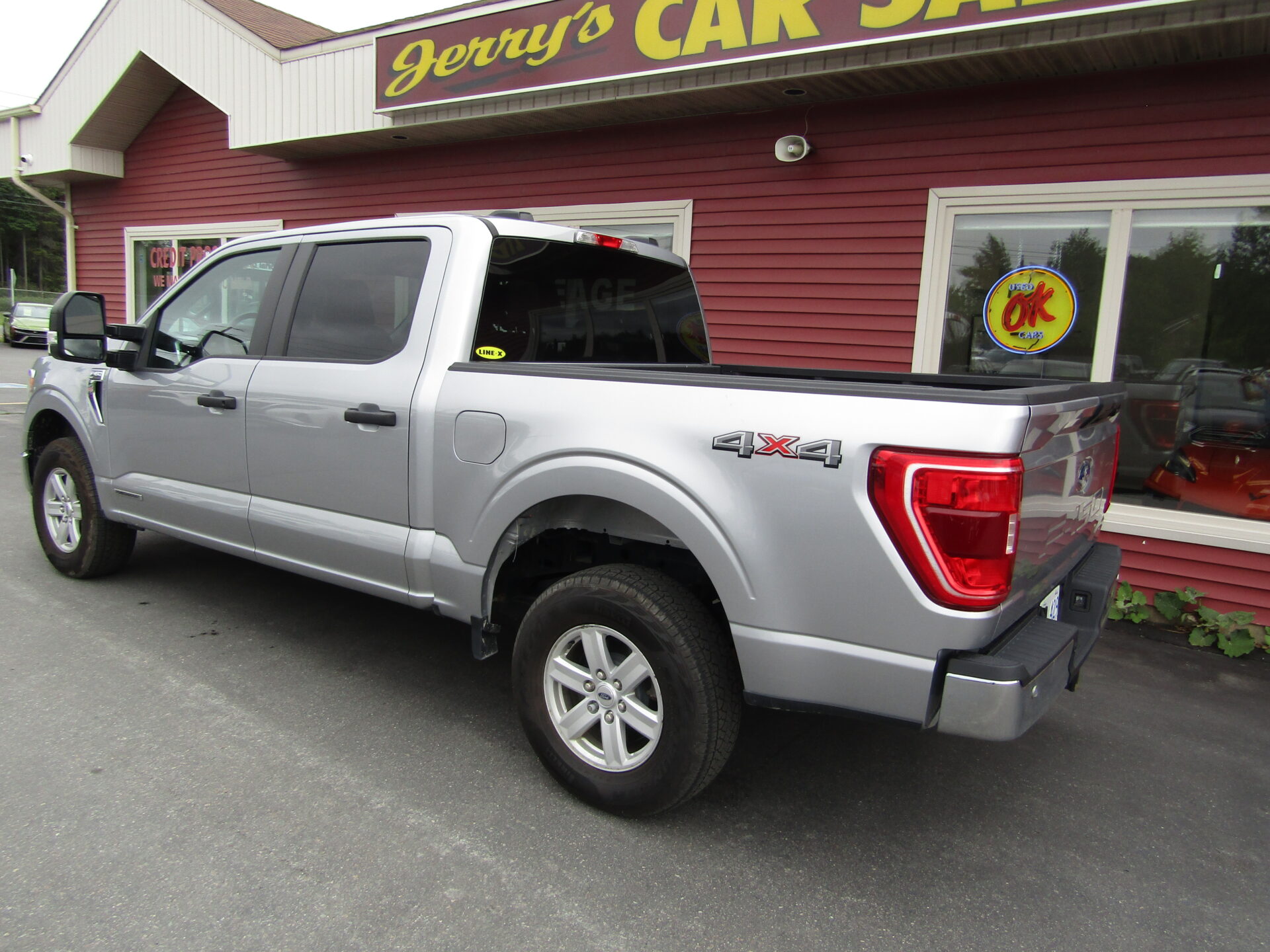 Ford F-150 Crew 4×4 XLT Powerboost Hybrid - Image 5