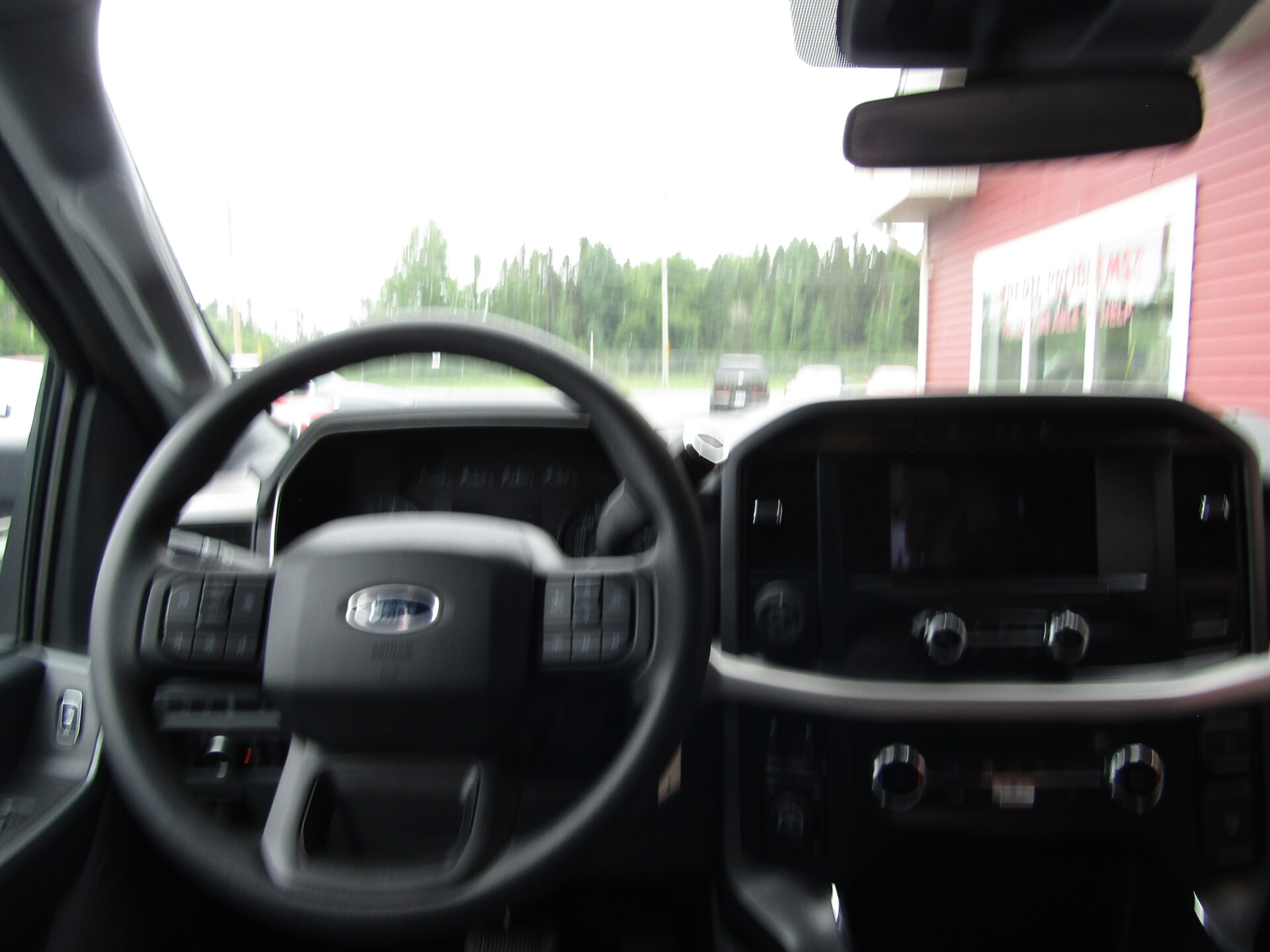 Ford F-150 Crew 4×4 XLT Powerboost Hybrid - Image 9