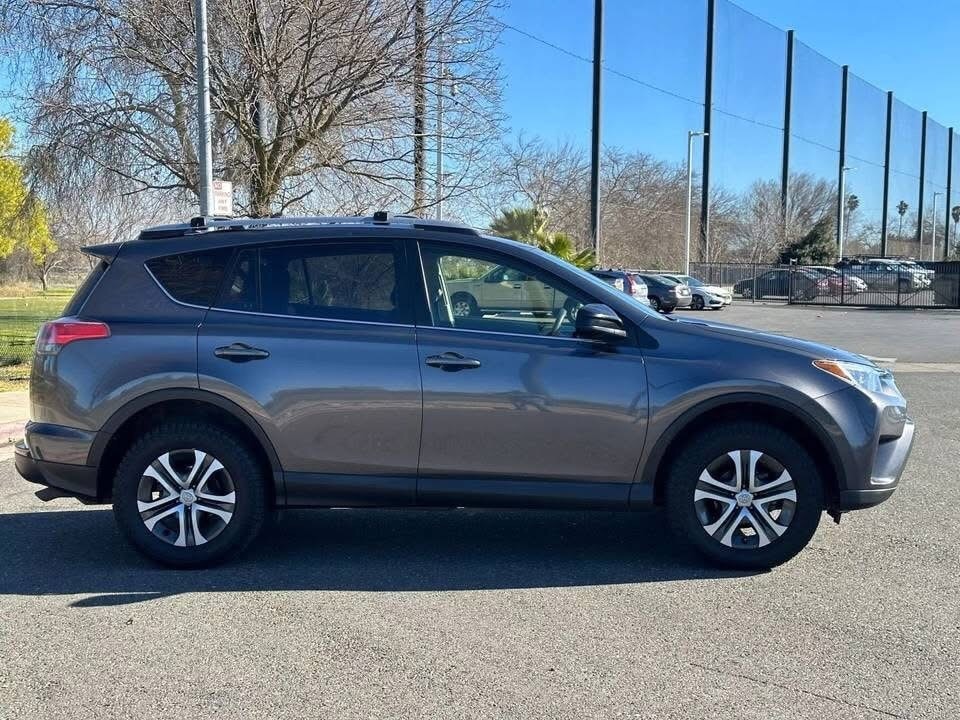 2018 Toyota RAV4 Limited 4dr SUV AWD (2.5L 4cyl 6A) - Image 5