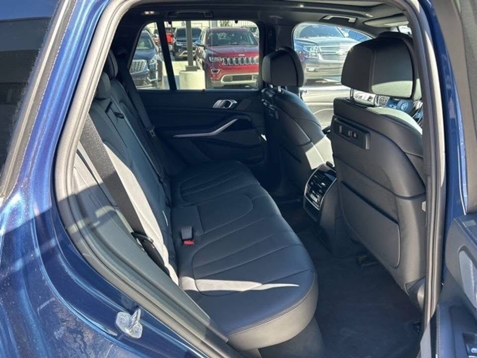 2021 BMW X5. xDrive40i 4dr SUV AWD (3.0L 6cyl Turbo gas/electric mild hybrid 8A) - Image 7