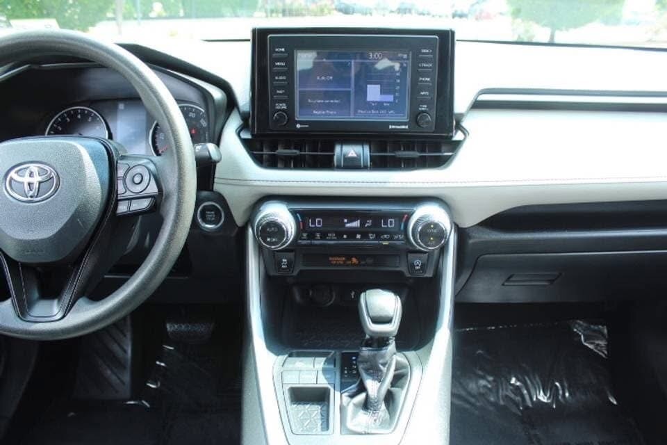 2019 Toyota RAV4. LE 4dr SUV AWD (2.5L 4cyl 8A) - Image 7