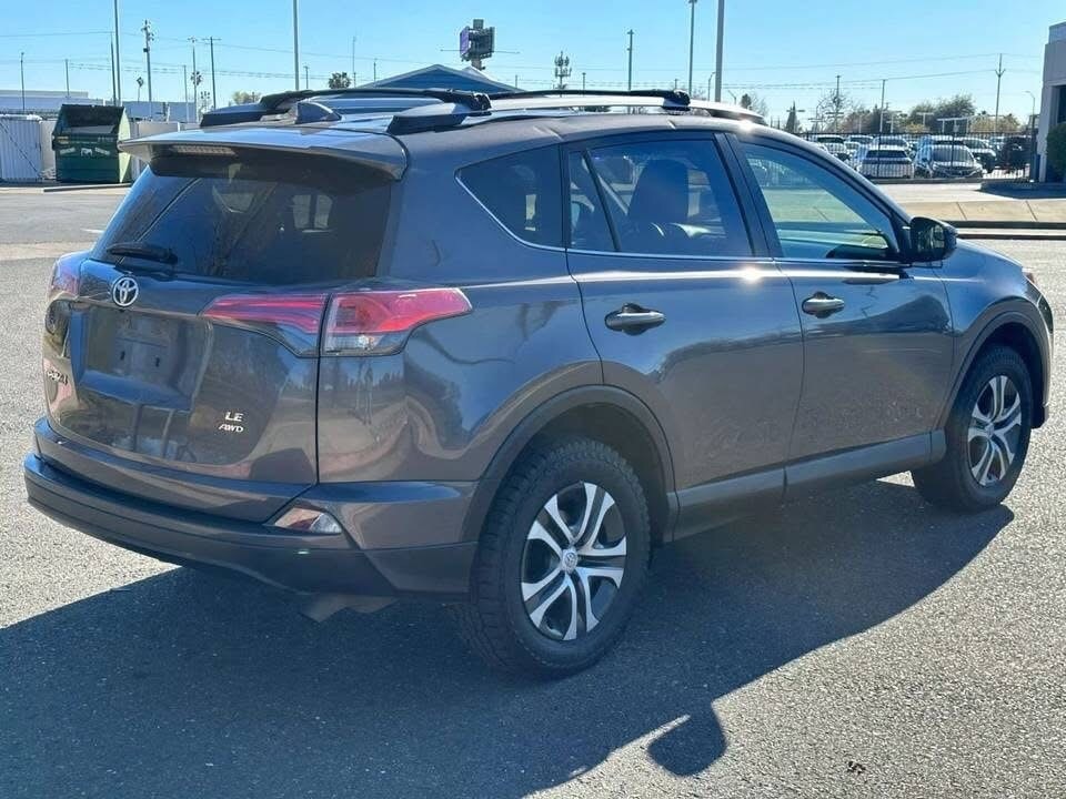 2018 Toyota RAV4 Limited 4dr SUV AWD (2.5L 4cyl 6A) - Image 2