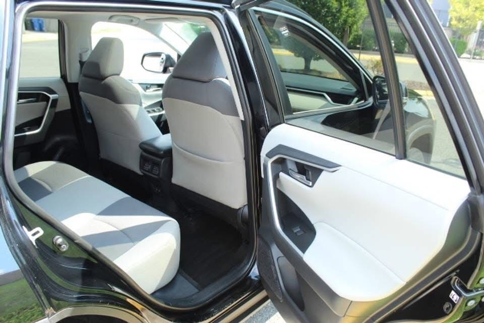 2019 Toyota RAV4. LE 4dr SUV AWD (2.5L 4cyl 8A) - Image 6