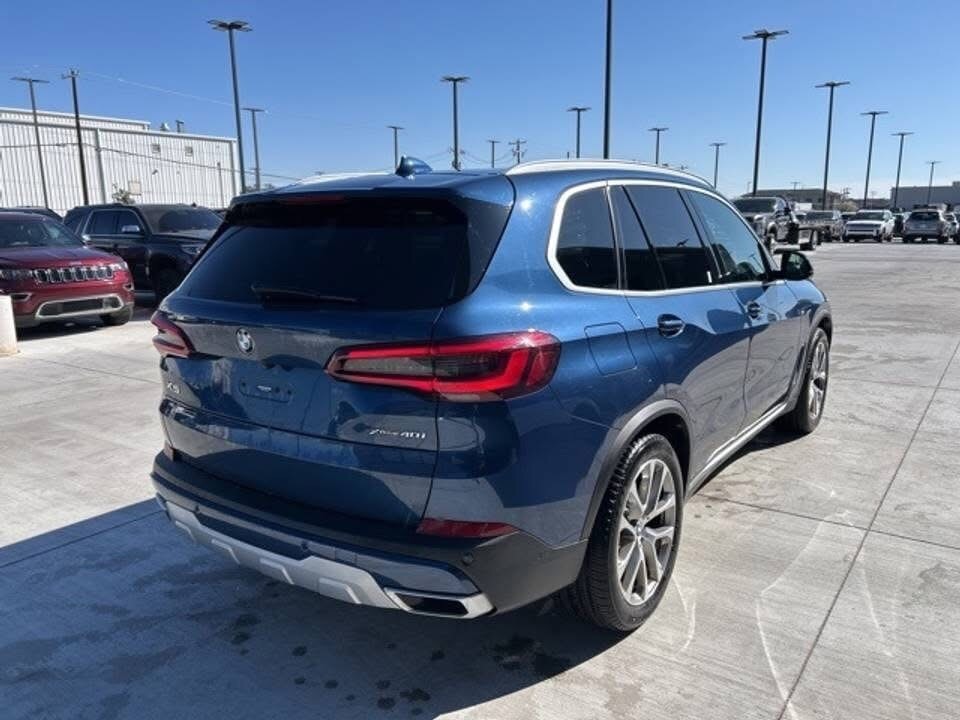 2021 BMW X5. xDrive40i 4dr SUV AWD (3.0L 6cyl Turbo gas/electric mild hybrid 8A) - Image 3